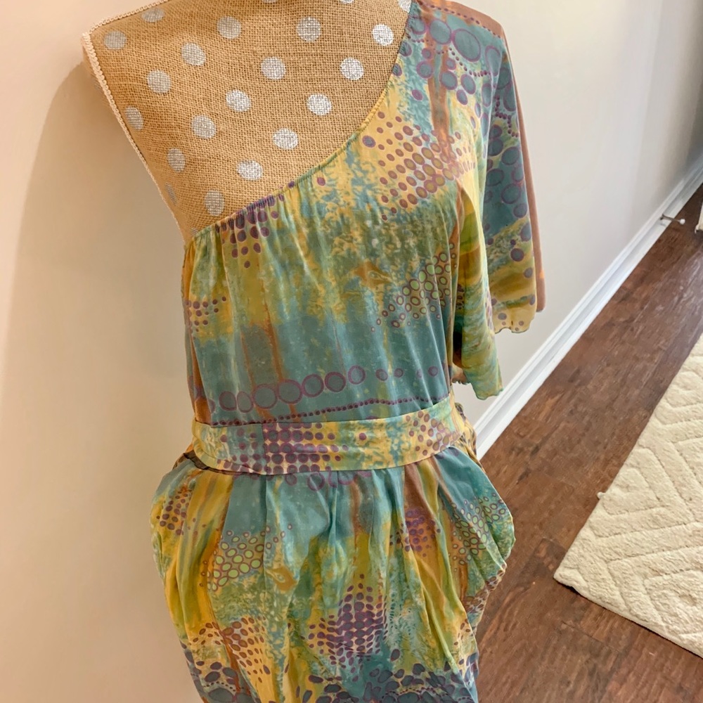 Stunning Hawaiian one shoulder dress with pockets